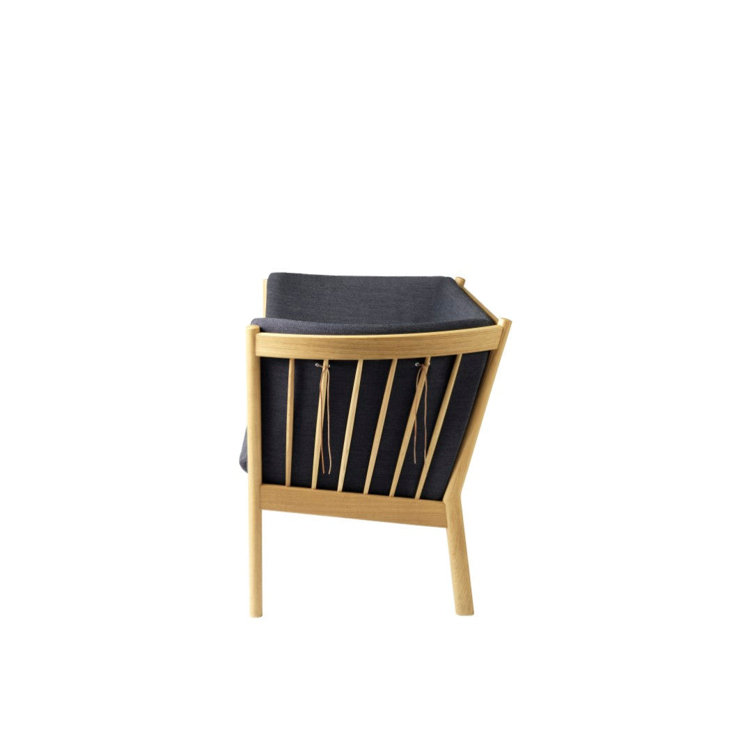J148 2 personers sofa i Eg Dark Grey (4013) af Erik Ole Jørgensen