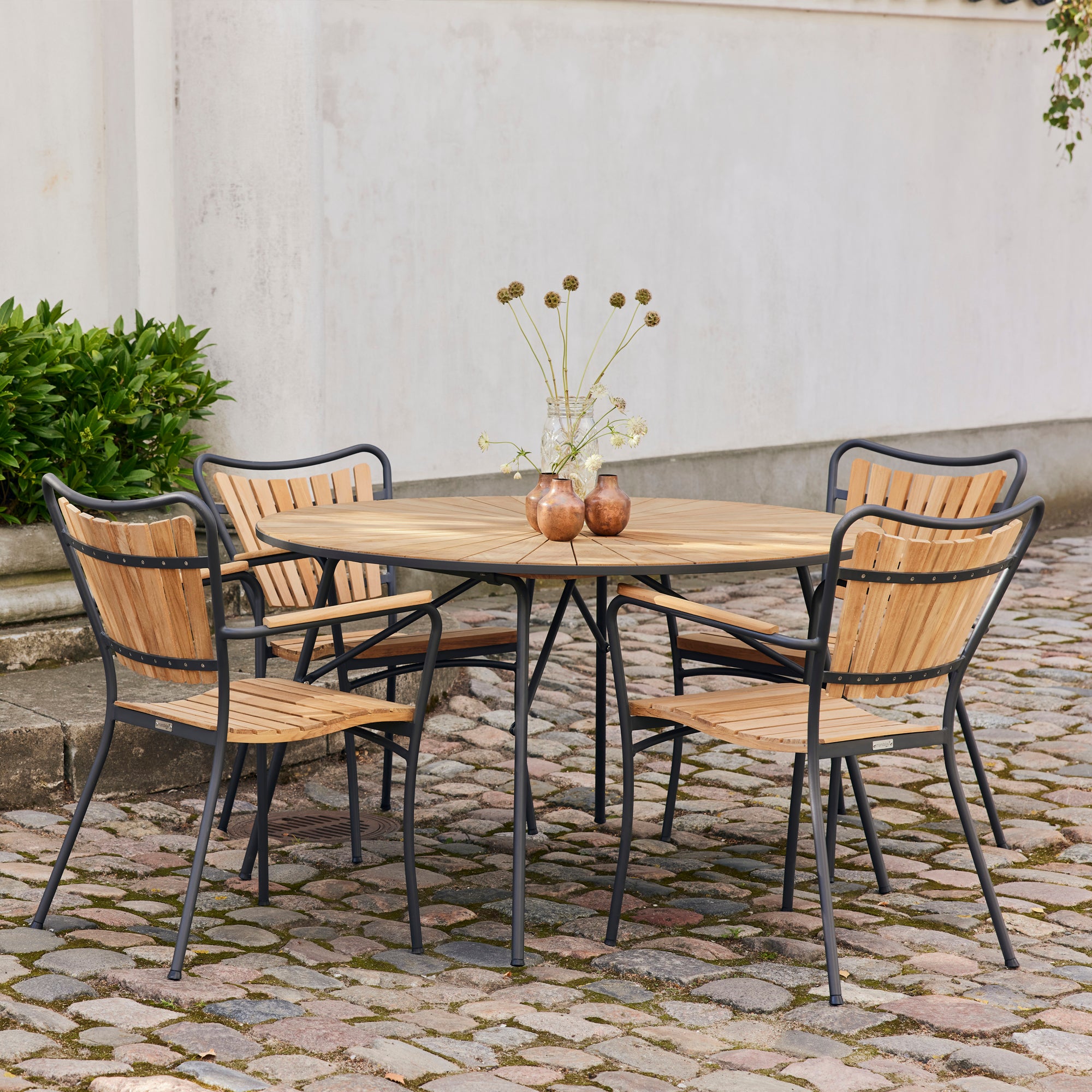 Marguerit Tisch Ø 120 & 4 Stühle