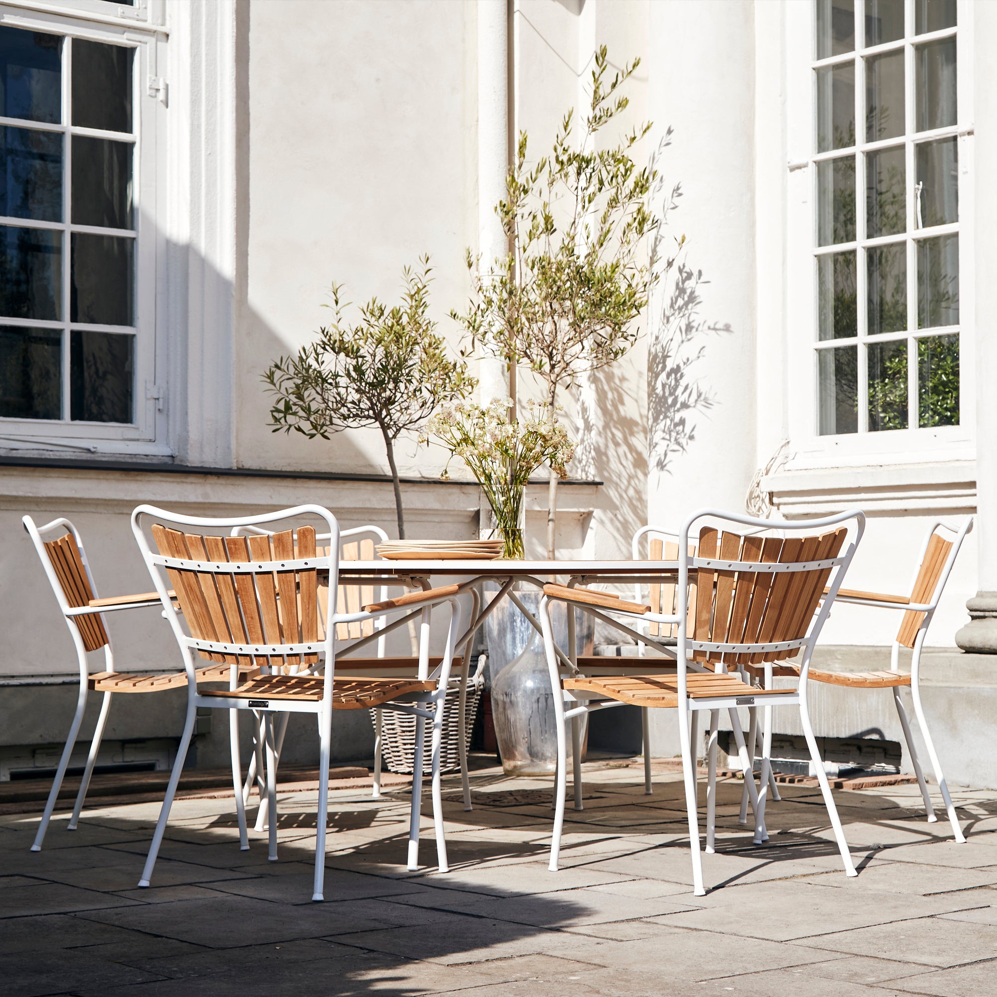 Marguerit Tisch Ø 140 & 6 Stühle