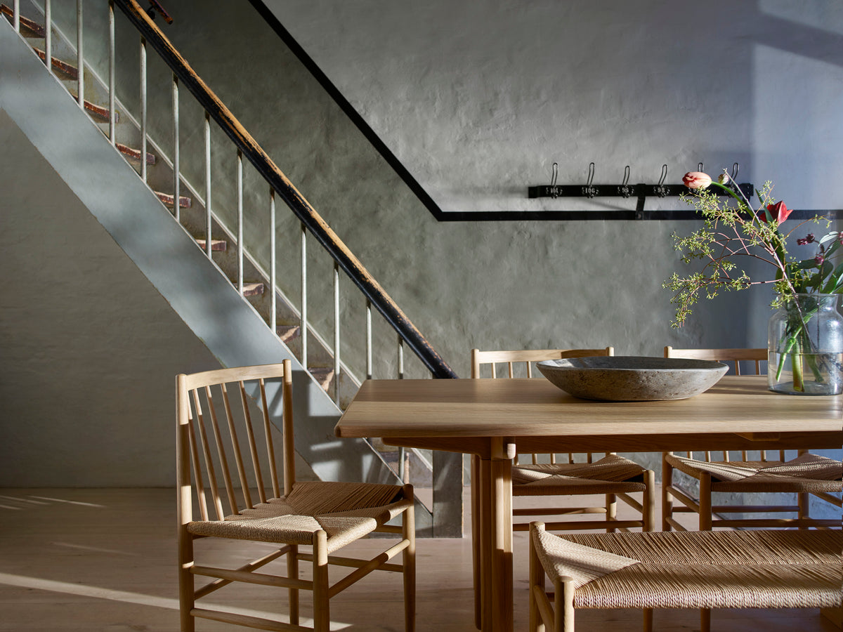 J80 - Stuhl - Eiche - Lackiert - Lifestyle 1