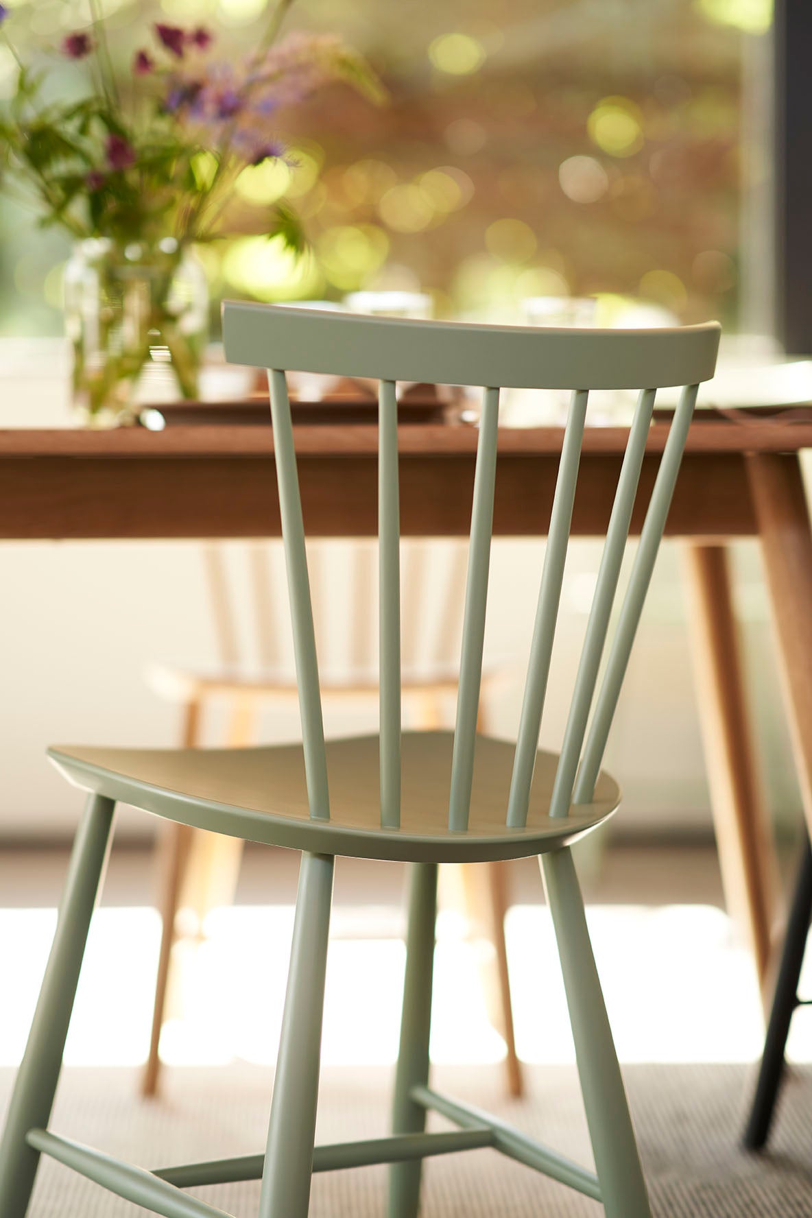 J46 - Stuhl - Buche - Dusty Green - Lifestyle 2