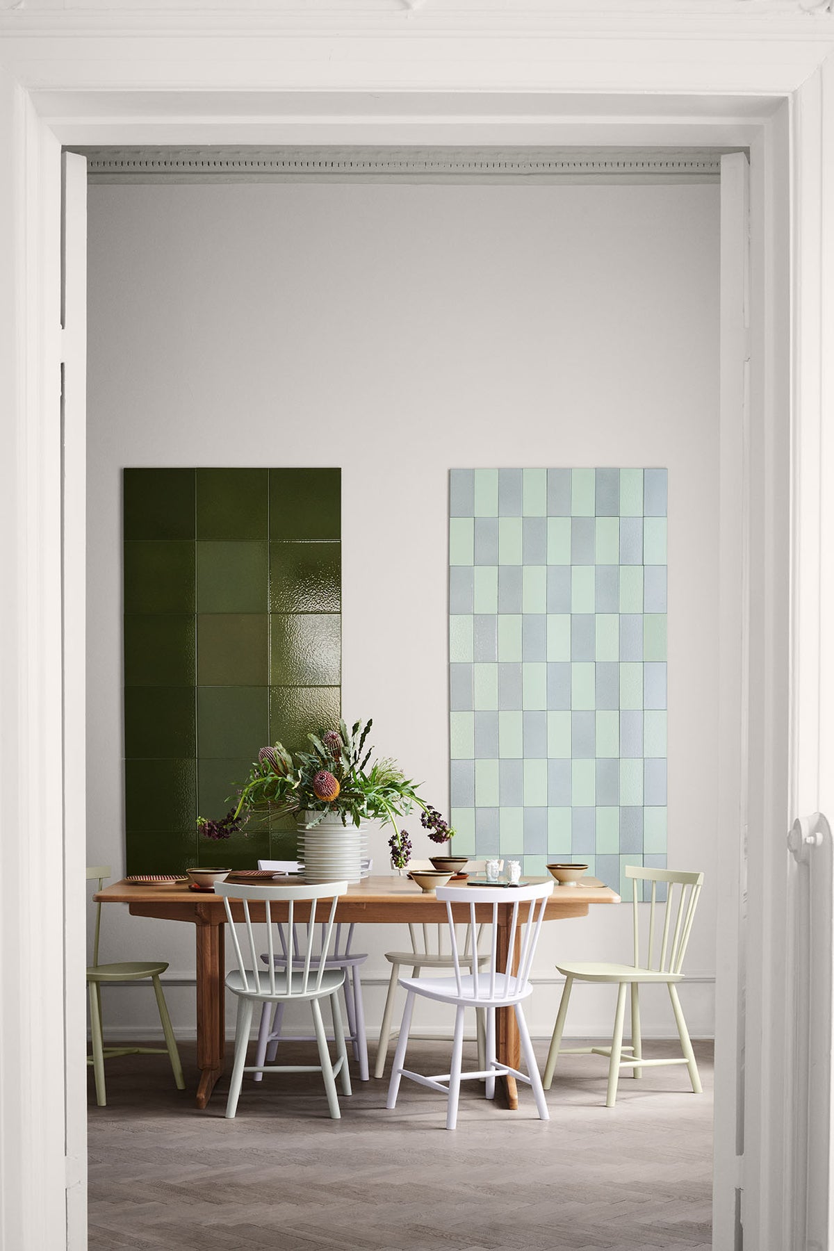 J46 - Stuhl - Buche - Violet Hair - Lifestyle 3