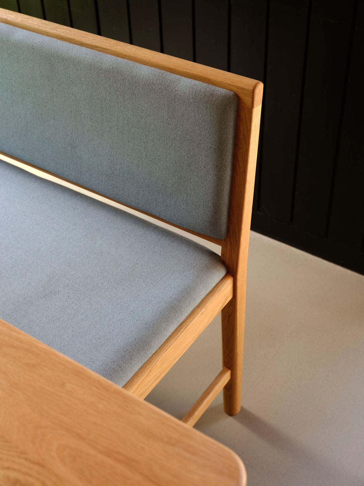 J176 Sønderborg - Bænk - Eg - Ploegwool - Blue - Lifestyle 2