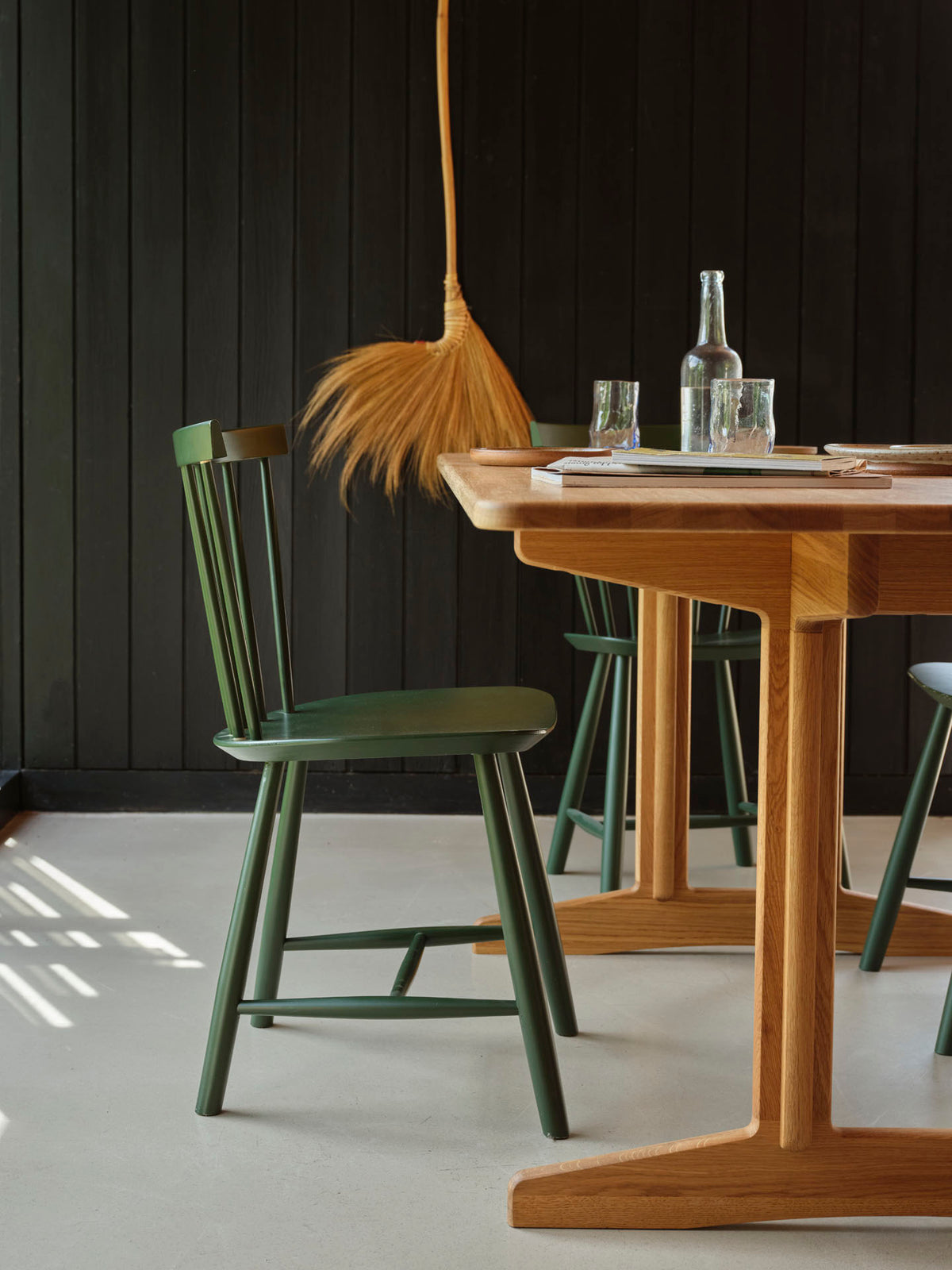 J46 - Stuhl - Buche - Bottle Green - Lifestyle 3