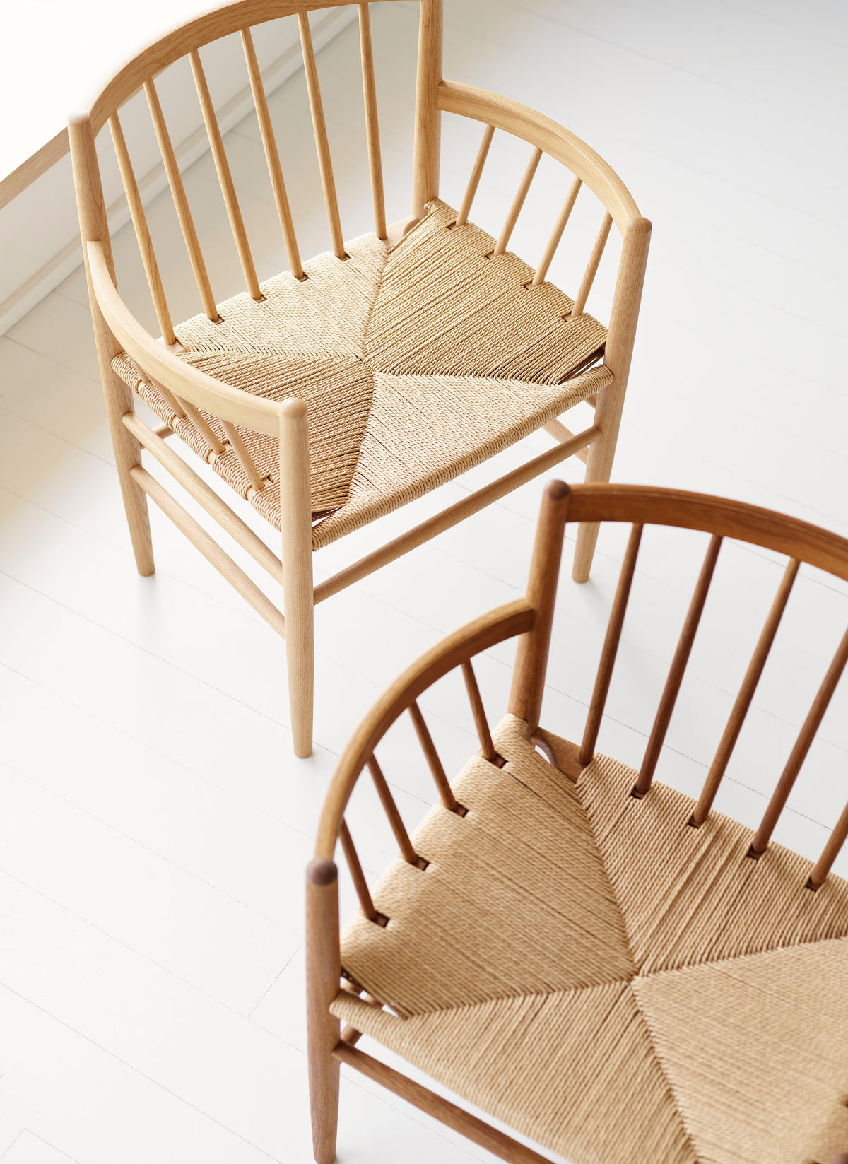 J81 - Stuhl - Geräucherte Eiche - Lifestyle 2