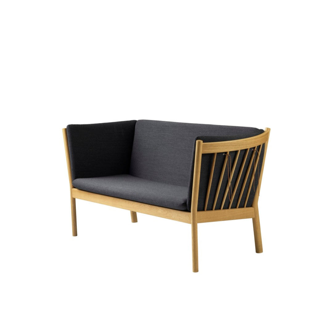 J148 2 personers sofa i Eg Dark Grey (4013) af Erik Ole Jørgensen