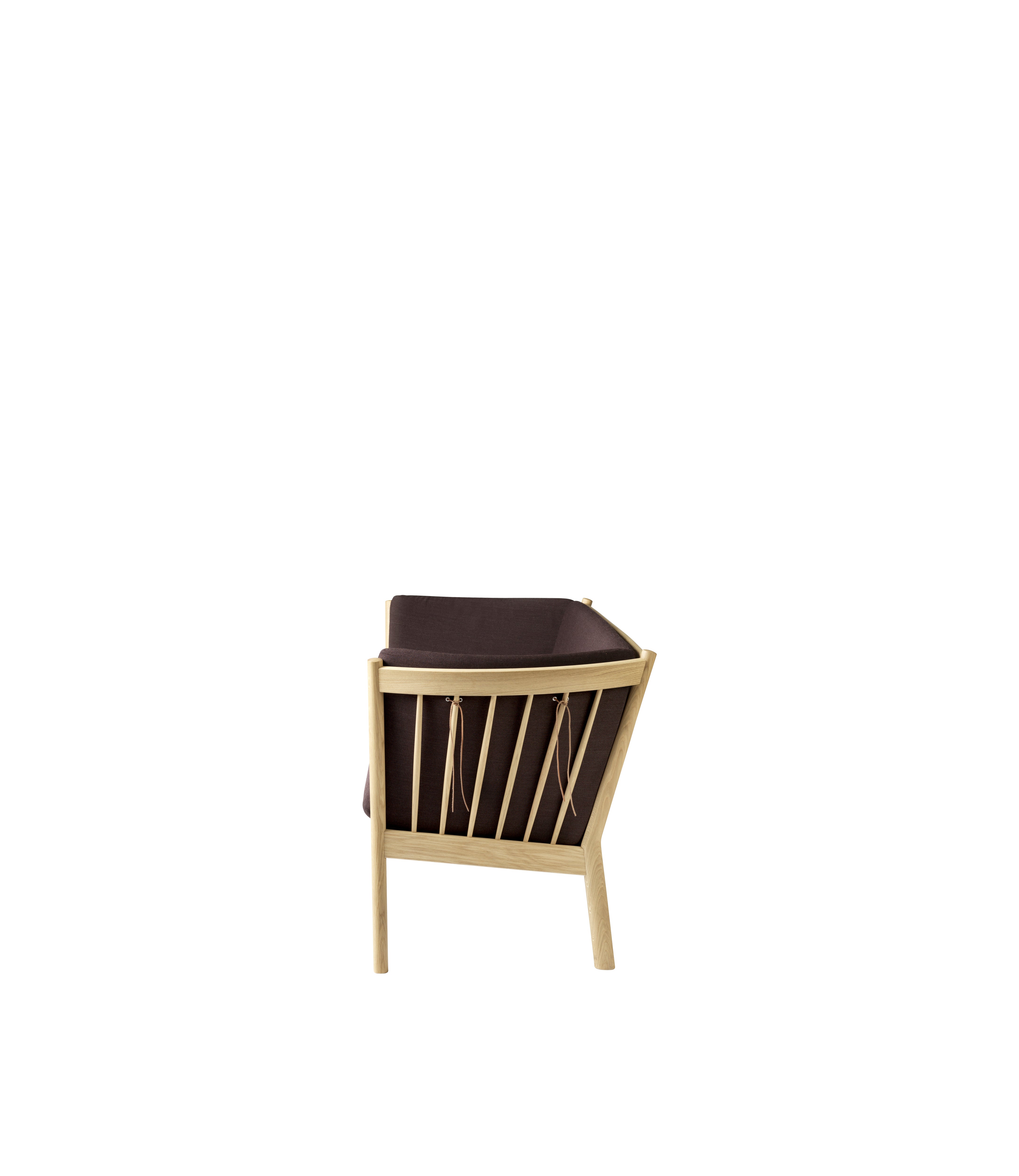 J149 3 personers sofa i Eg Dark Brown (4123) af Erik Ole Jørgensen