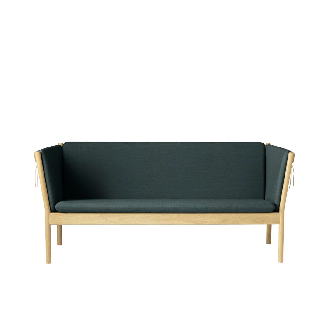 J149 3 personers sofa i Eg Green af Erik Ole Jørgensen