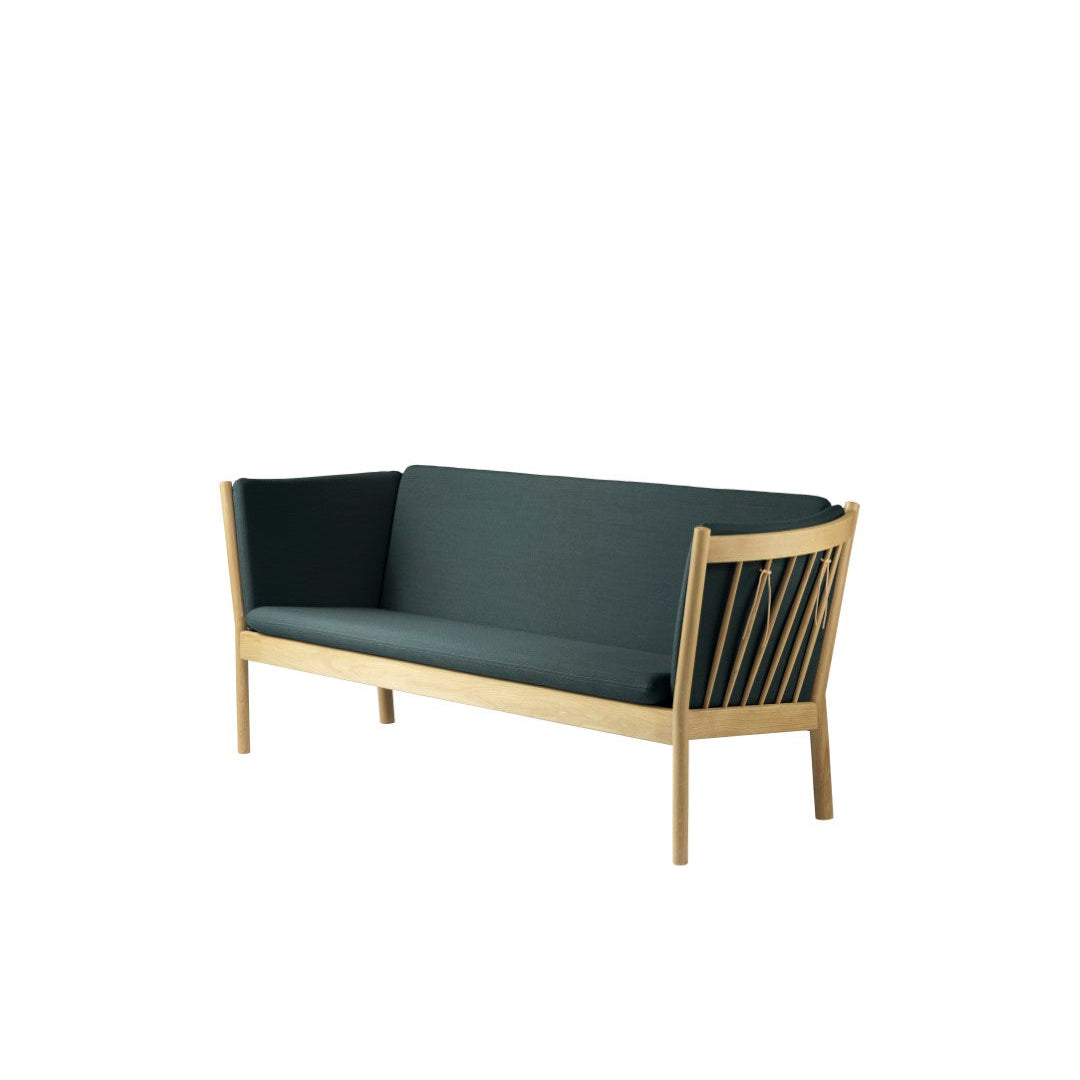 J149 3 personers sofa i Eg Green af Erik Ole Jørgensen
