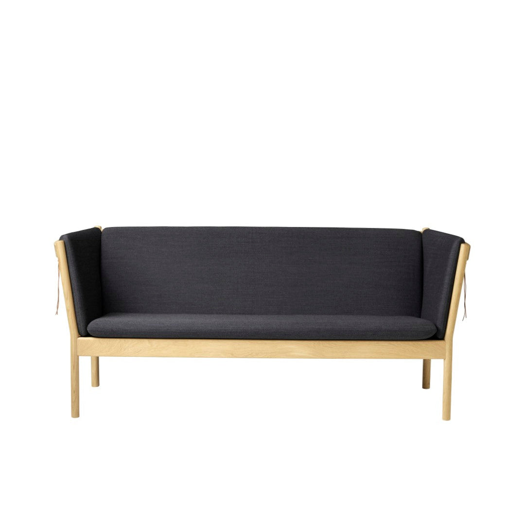 J149 3 personers sofa i Eg Dark Grey (4013) af Erik Ole Jørgensen