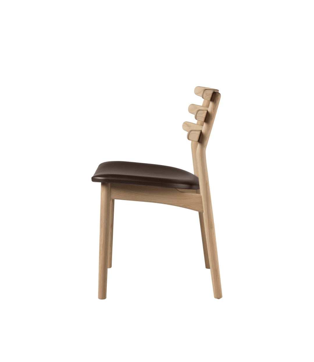 J48 Stol i Eg Mocca læder af Poul M. Volther