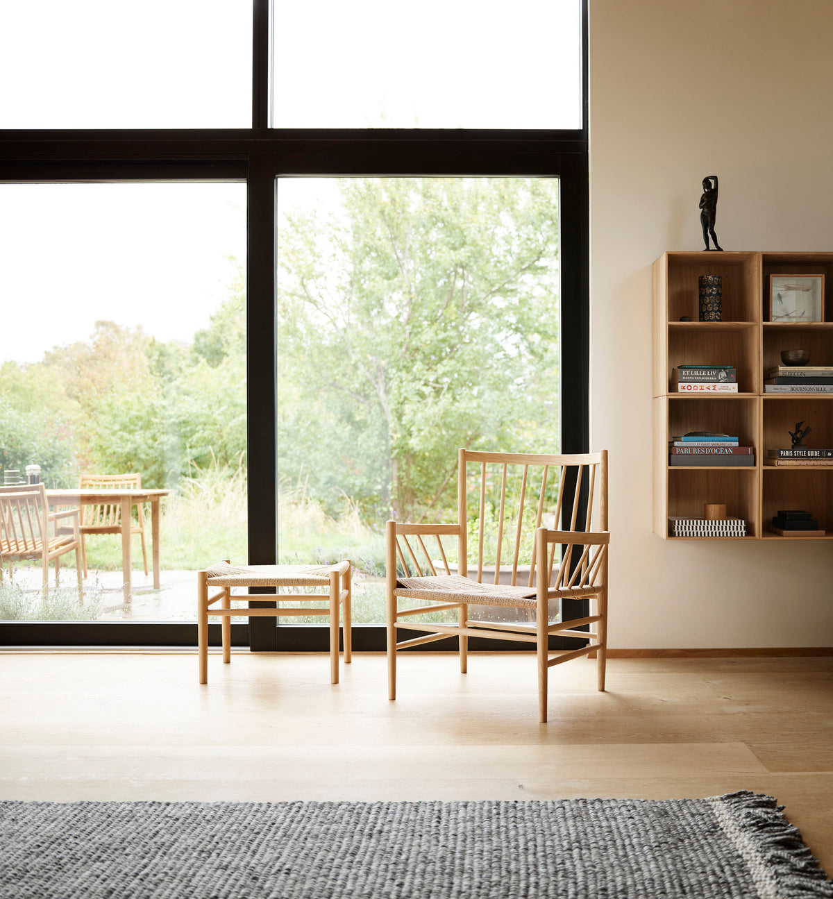 J82 - Loungesessel - Eiche - Lifestyle 2