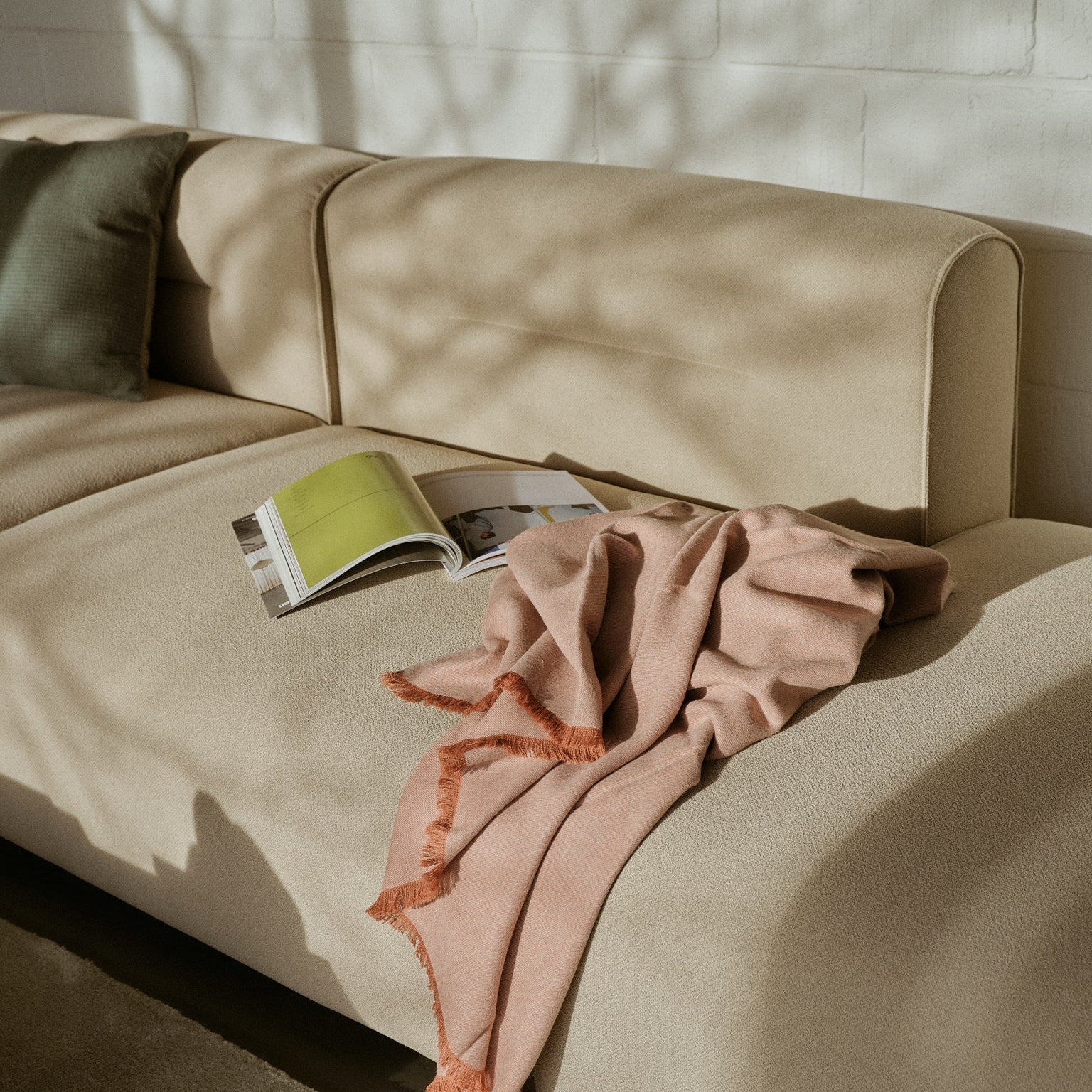 L44 Mols Sofa Midtermodul i Beige af Laura Bilde - Miljøbillede