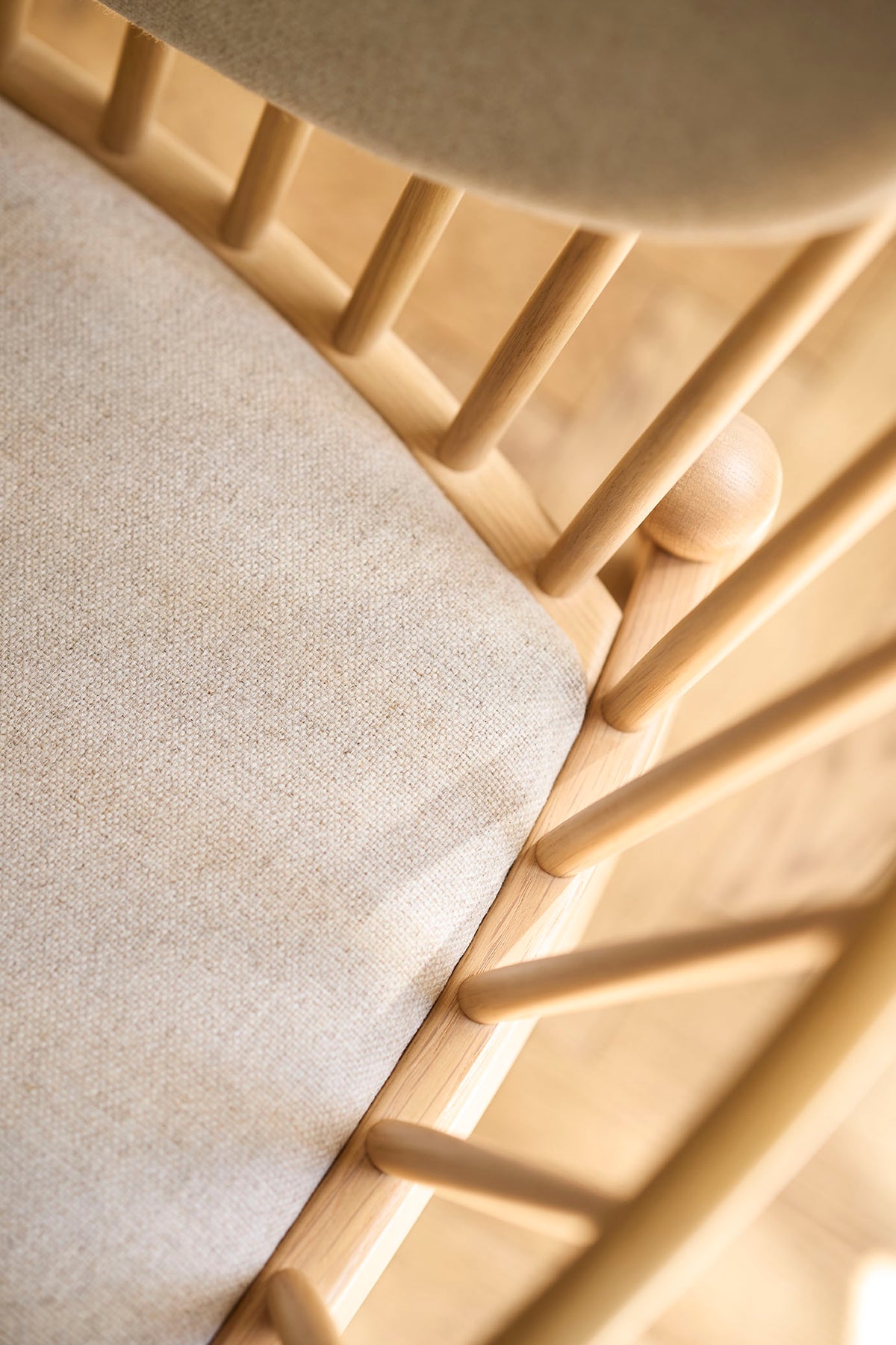 J166 Jørna - Stuhl - Eiche - Beige (61) - Lifestyle 2